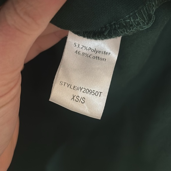 Green Pullover Collared Top - Picture 3 of 4